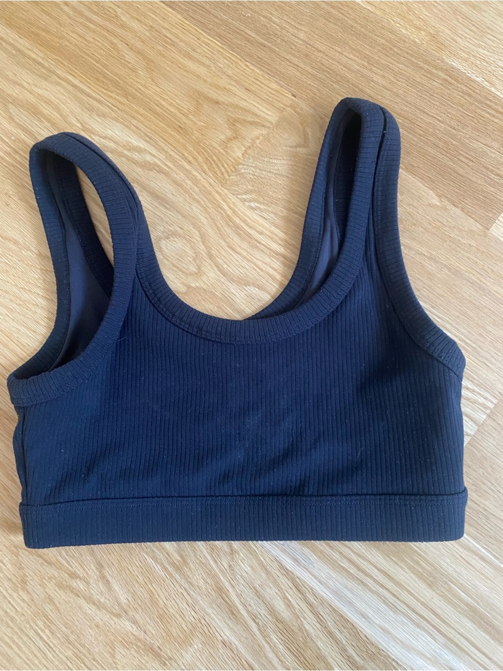 ALO Black Ribbed Sports Bra in Size M